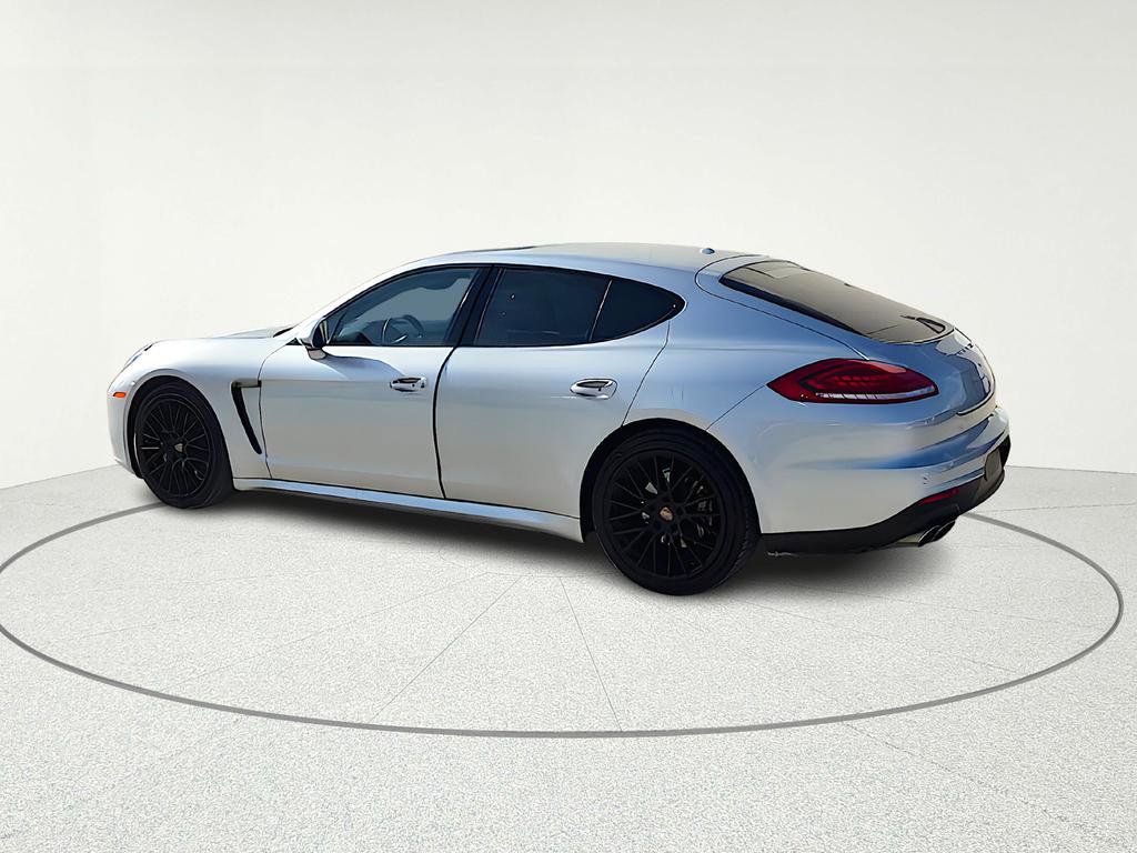 Used 2016 Porsche Panamera S image 4