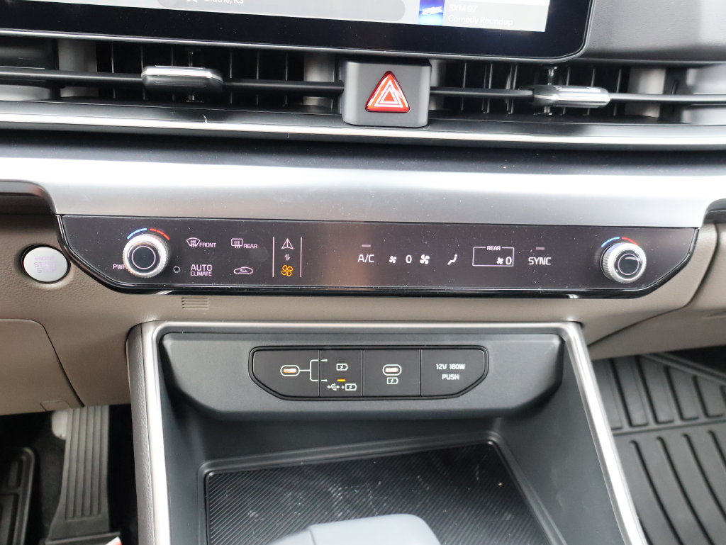 New 2025 Kia Carnival FWD image 25