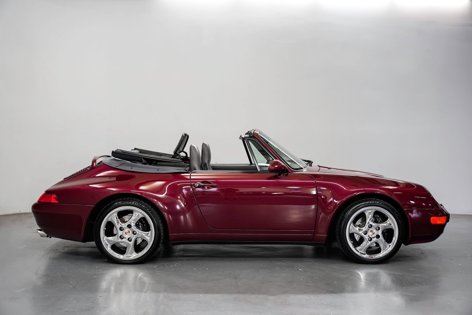 Used 1997 Porsche 911 Carrera RWD image 2