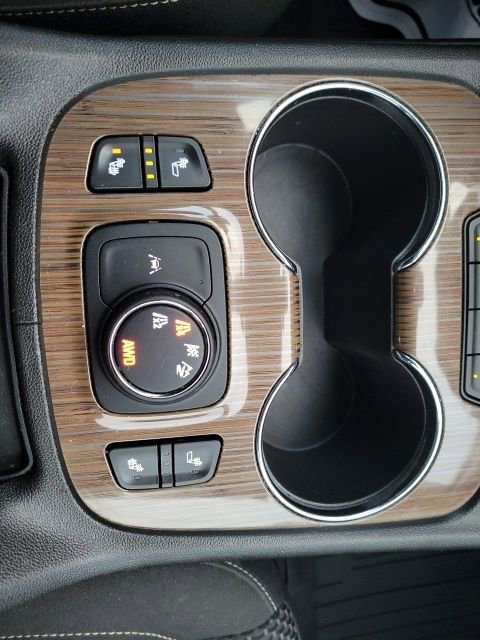 Used 2023 GMC Acadia SLE image 39