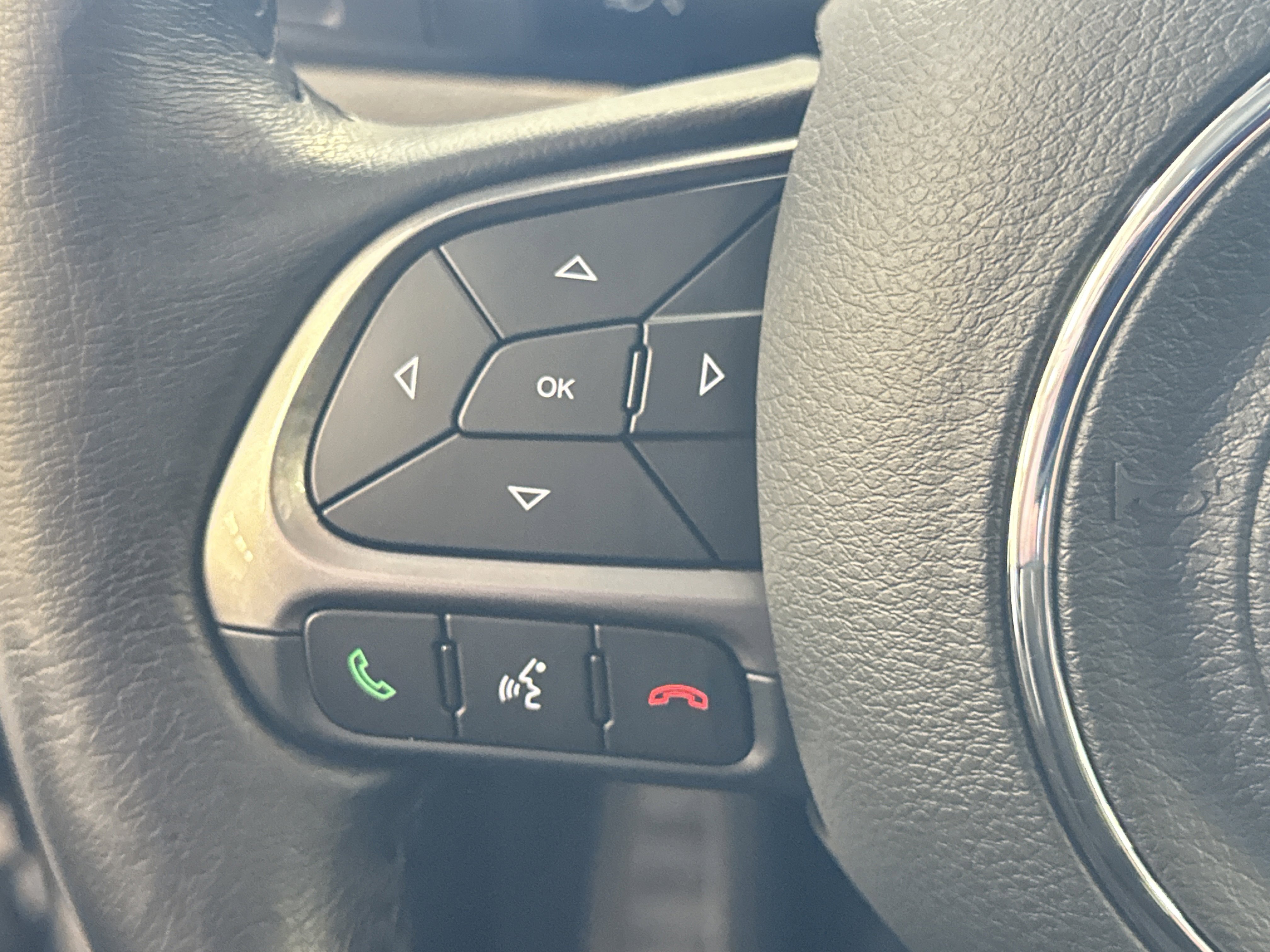 Used 2022 Jeep Renegade Latitude w/ Convenience Group image 32