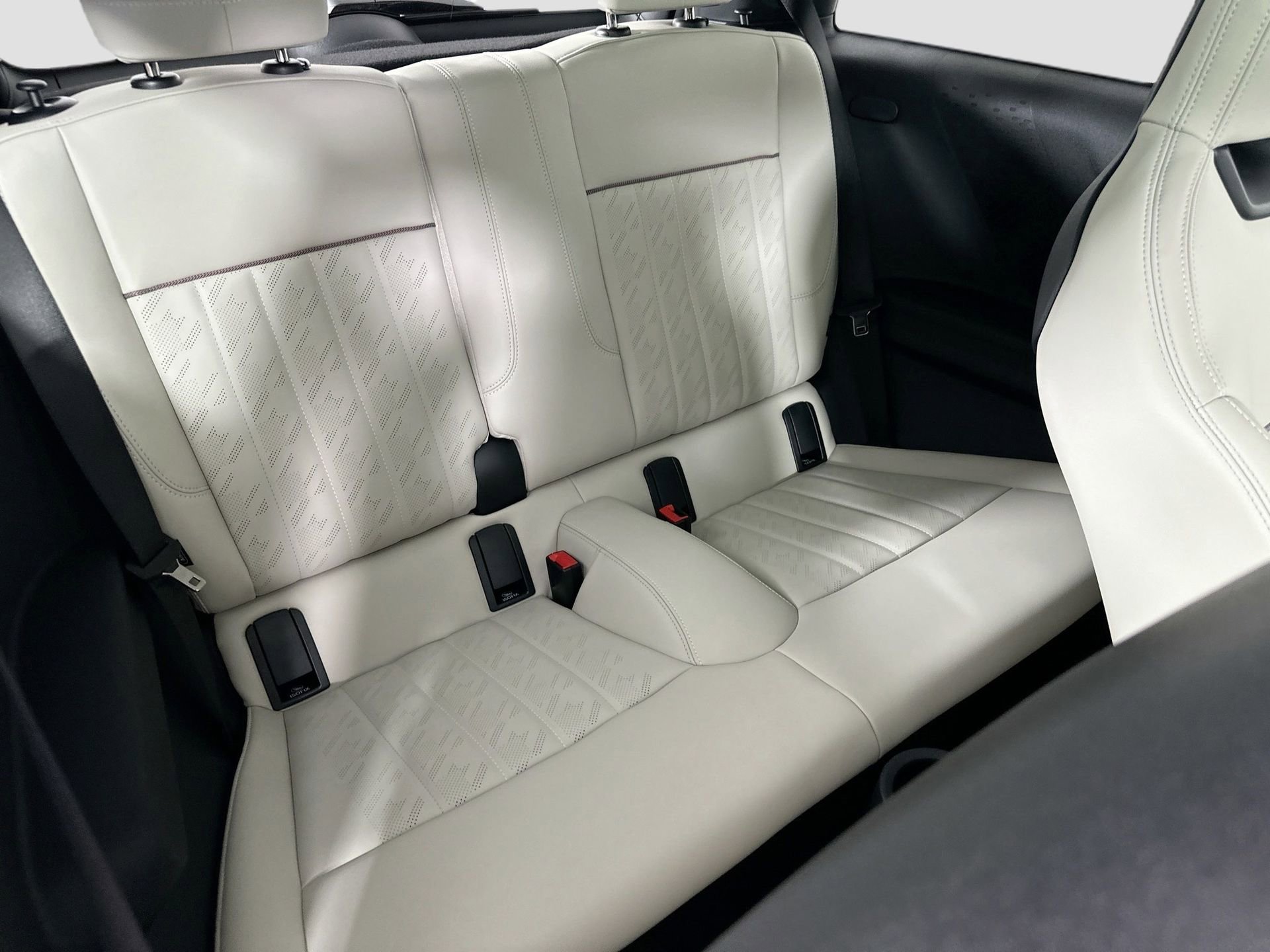 Used 2025 MINI Cooper 2-Door Hardtop image 28