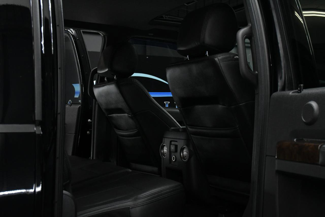 Used 2016 Ford F350 Platinum w/ FX4 Off-Road Package image 45