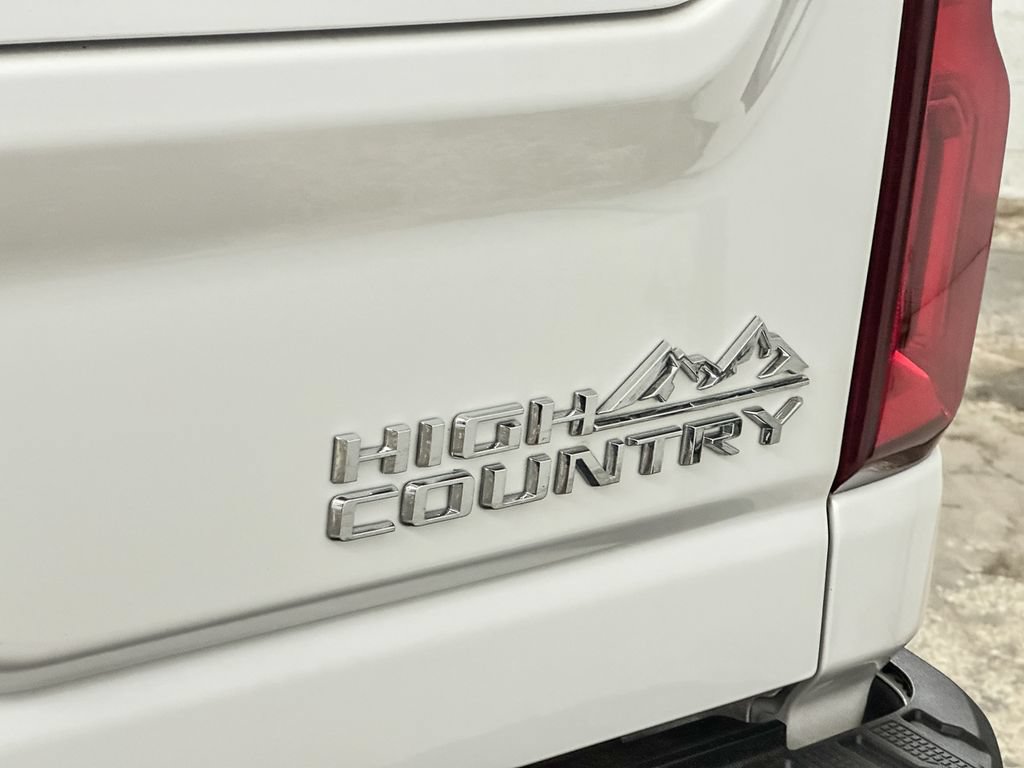 Used 2023 Chevrolet Silverado 2500 High Country AWD/4WD image 17