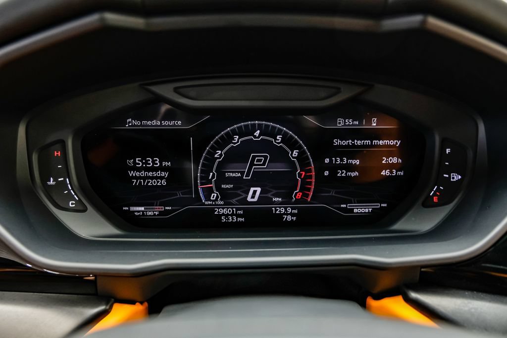 Used 2022 Lamborghini Urus AWD/4WD image 18