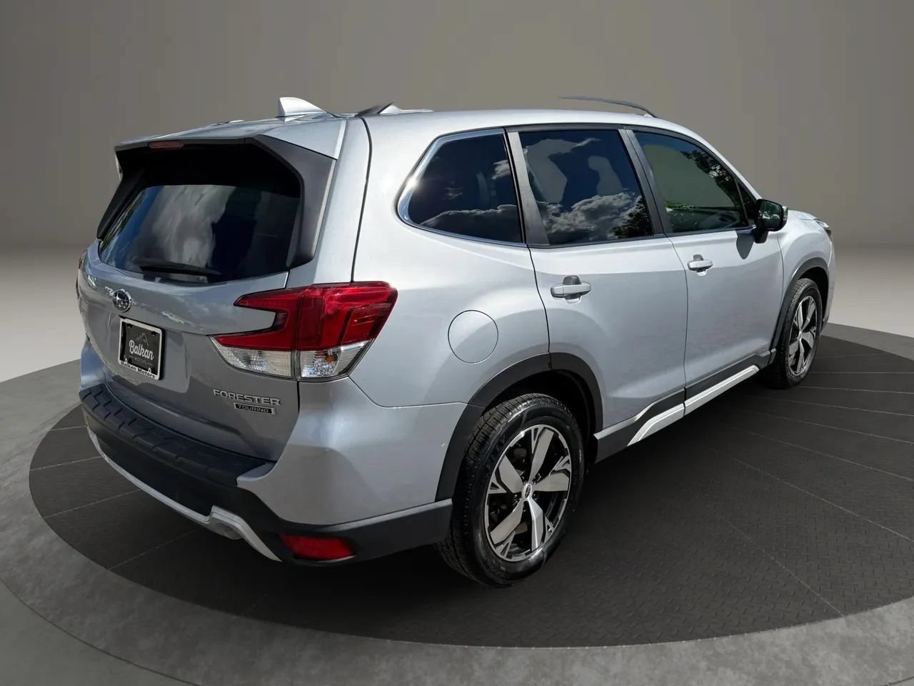 Used 2020 Subaru Forester Touring AWD/4WD image 4