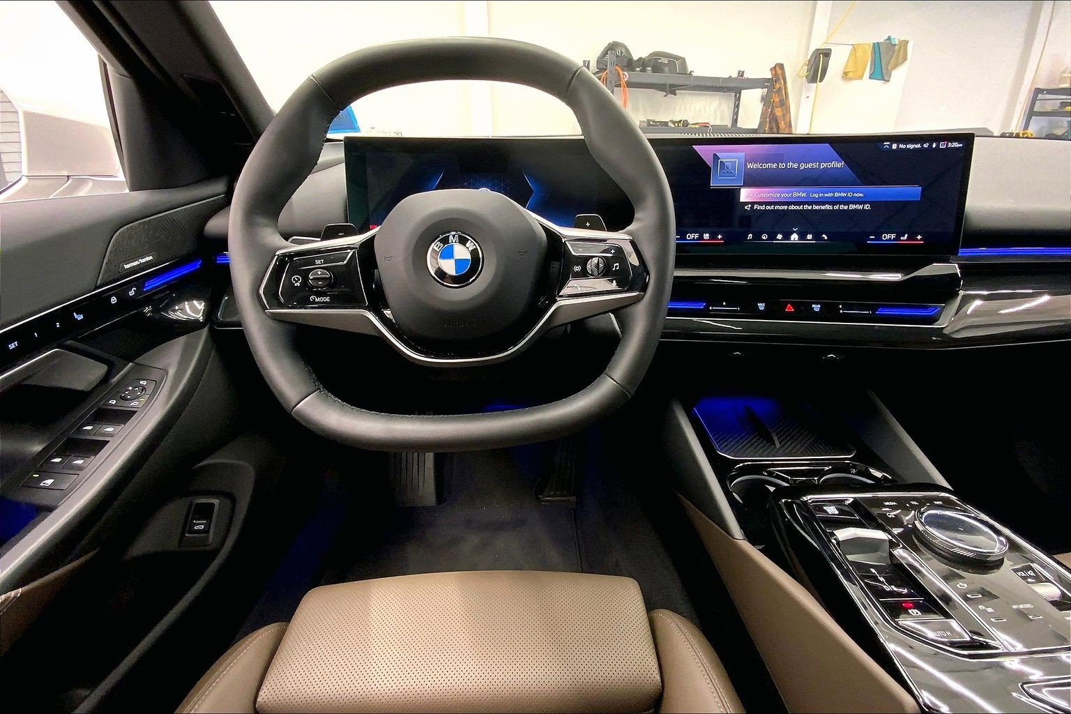 Used 2024 BMW 530i xDrive w/ Convenience Package AWD/4WD image 4