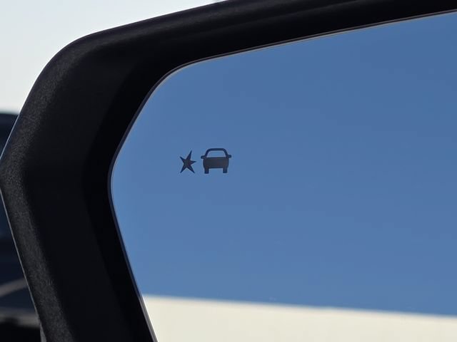 Used 2024 Chevrolet Equinox LT w/ LPO, Floor Liner Package FWD image 8