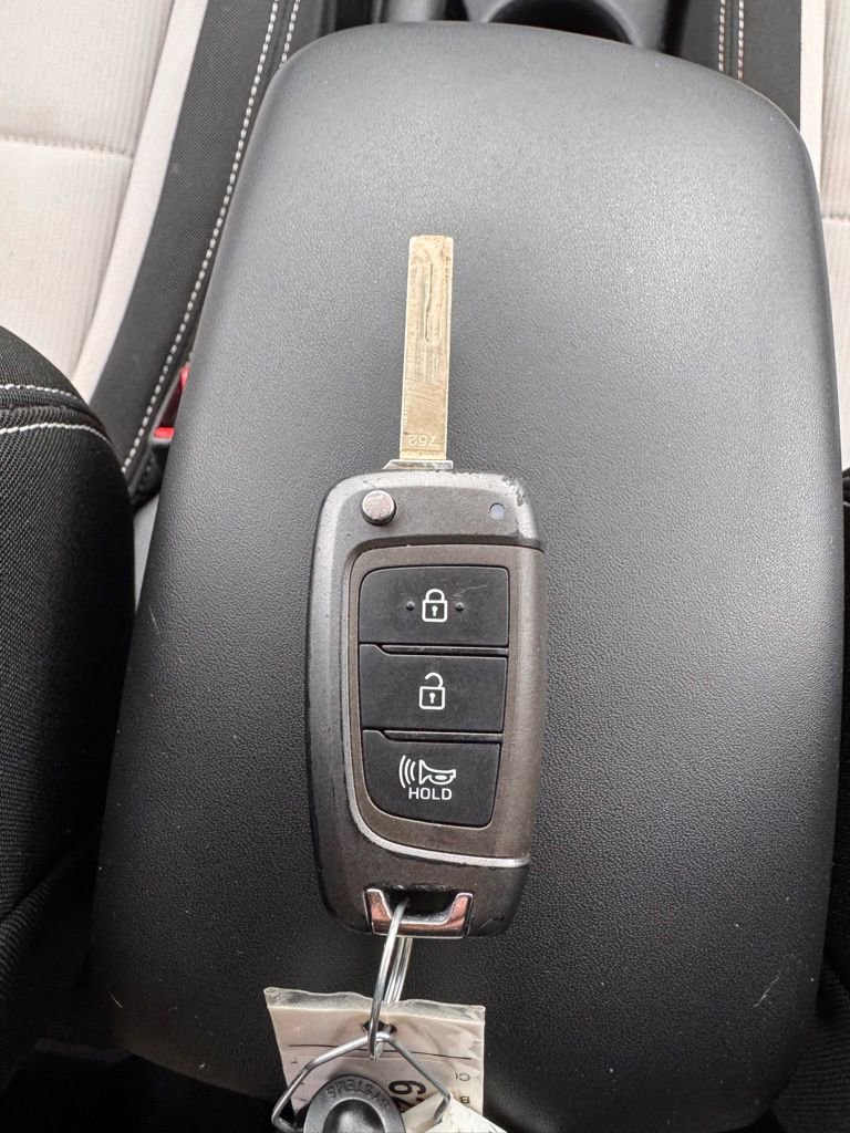 Used 2022 Hyundai Venue SEL FWD image 28