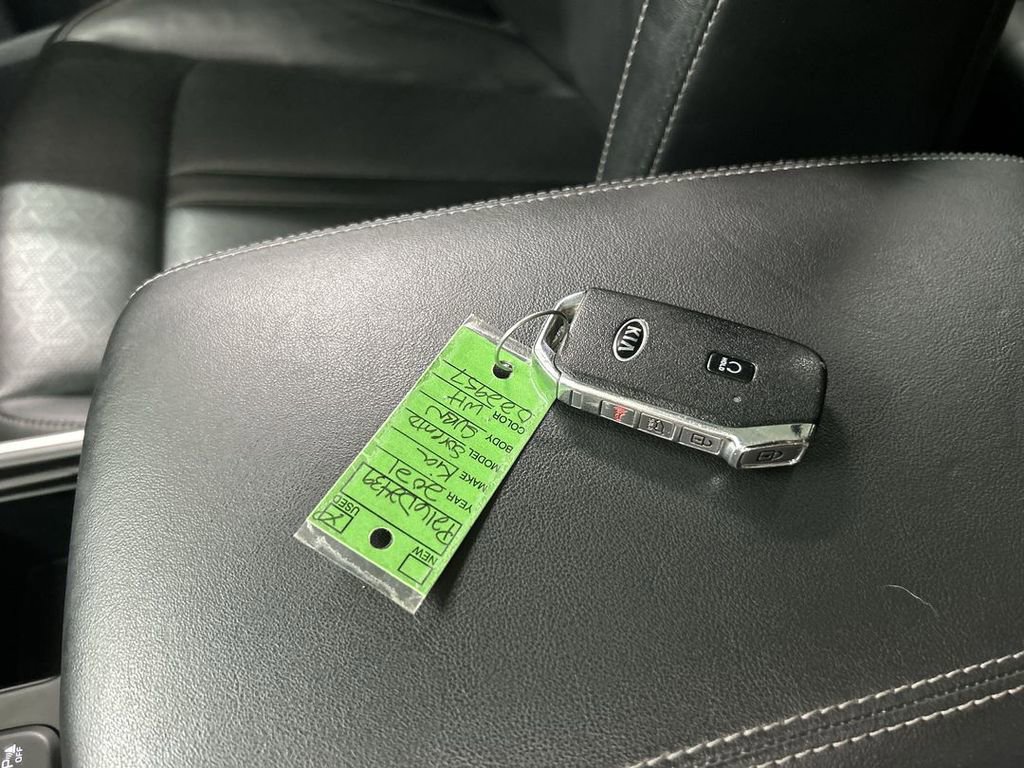 Used 2021 Kia Sorento EX w/ Panoramic Sunroof Package AWD/4WD image 12