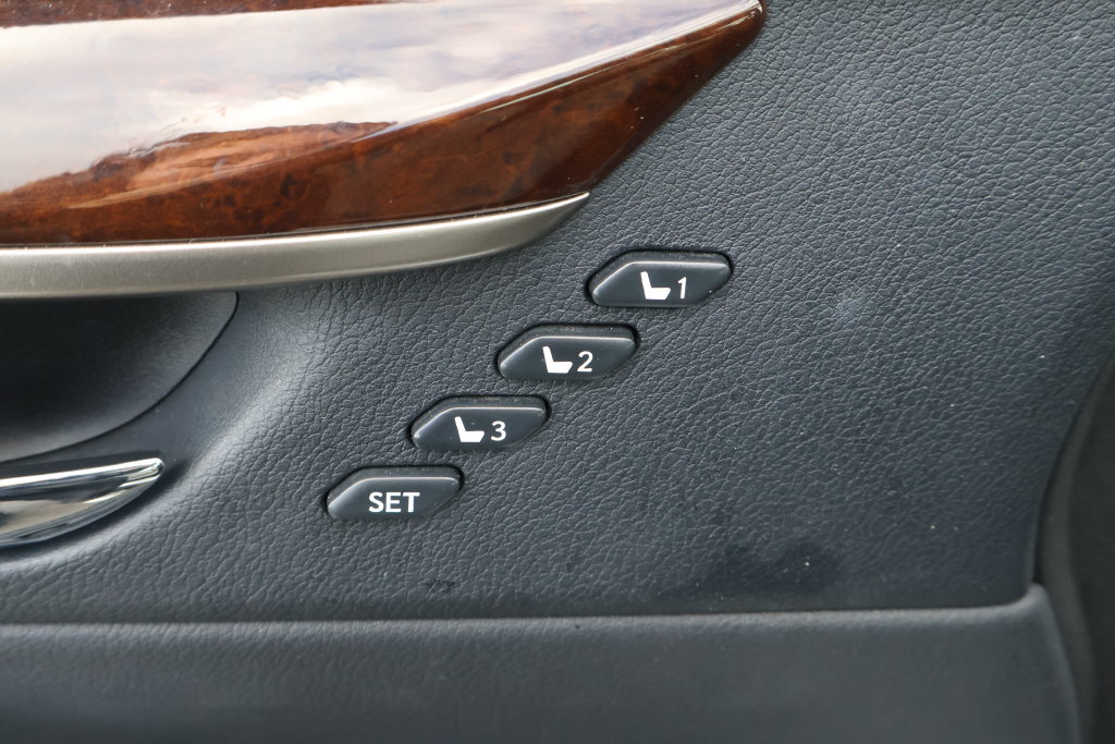 Used 2014 Lexus ES 350 w/ Ultra Luxury Package FWD image 15