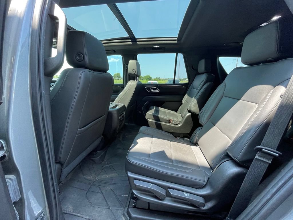 Used 2021 Chevrolet Tahoe Z71 w/ Luxury Package AWD/4WD image 24