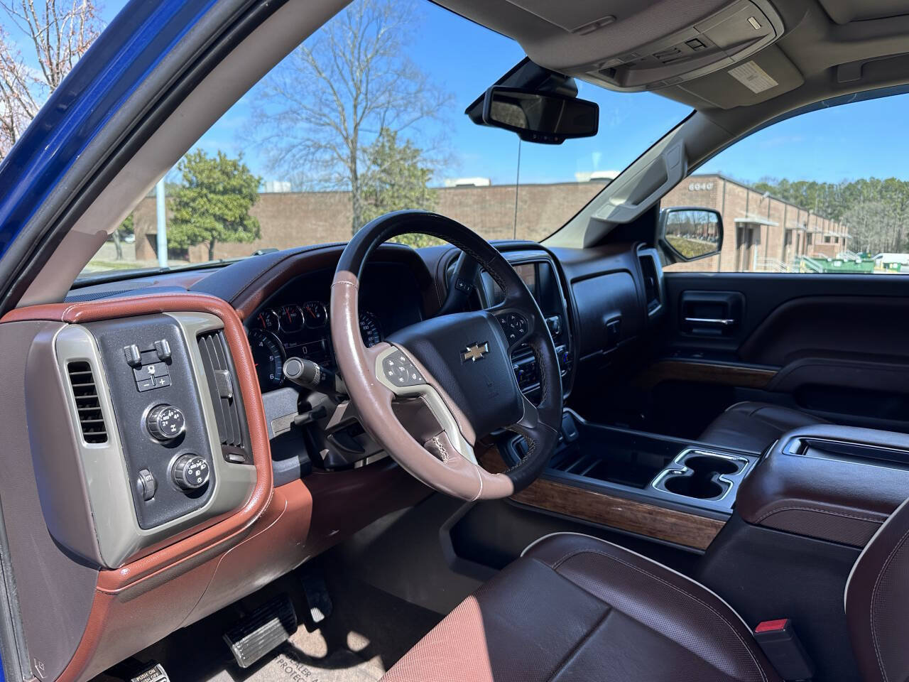 Used 2015 Chevrolet Silverado 1500 High Country w/ High Country Premium Package AWD/4WD image 11