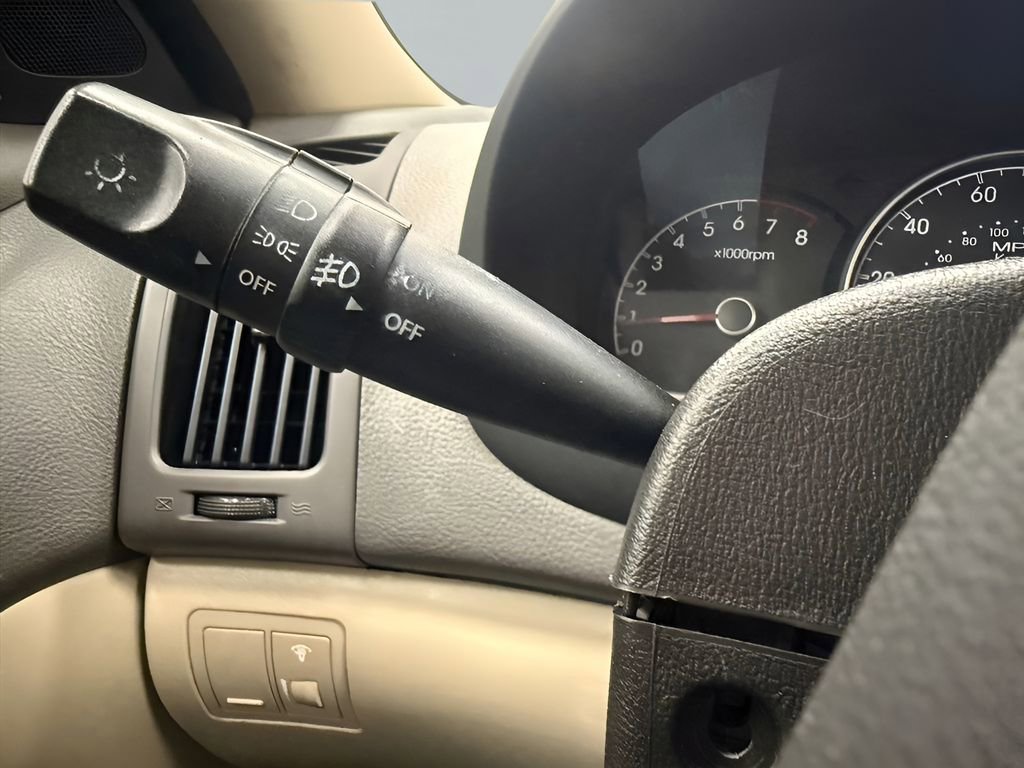 Used 2010 Hyundai Elantra GLS FWD image 18