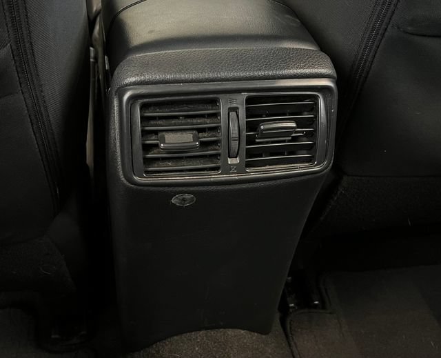 Used 2018 Nissan Rogue S AWD/4WD image 32