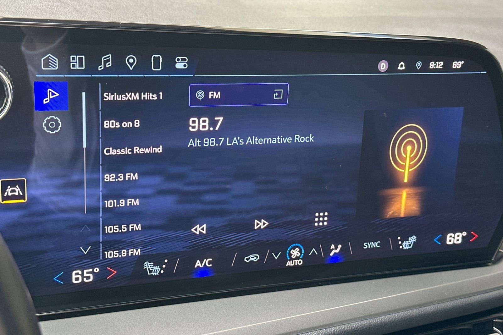 Used 2024 Chevrolet Traverse LT image 26