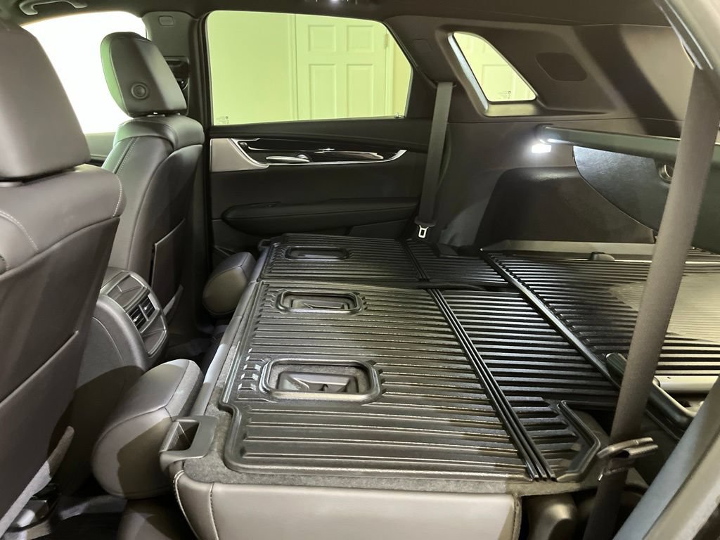 Certified 2024 Cadillac XT5 Premium Luxury w/ LPO, Floor Liner Package AWD/4WD image 16