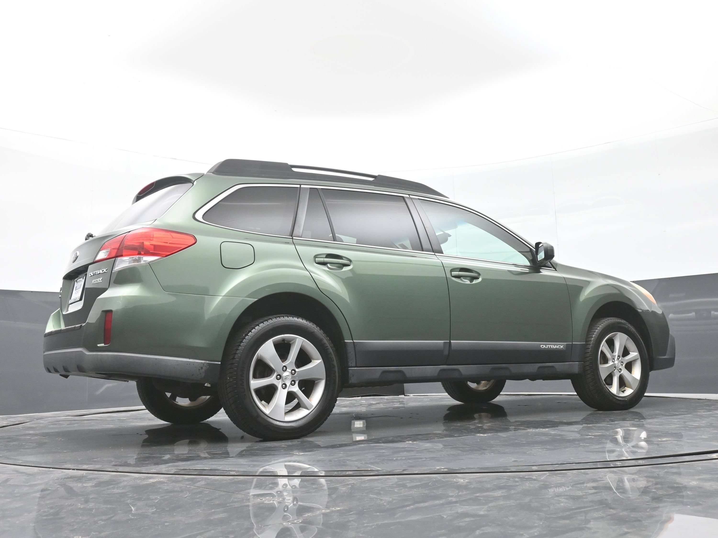 Used 2013 Subaru Outback 2.5i Limited w/ Moonroof Pkg AWD/4WD image 37