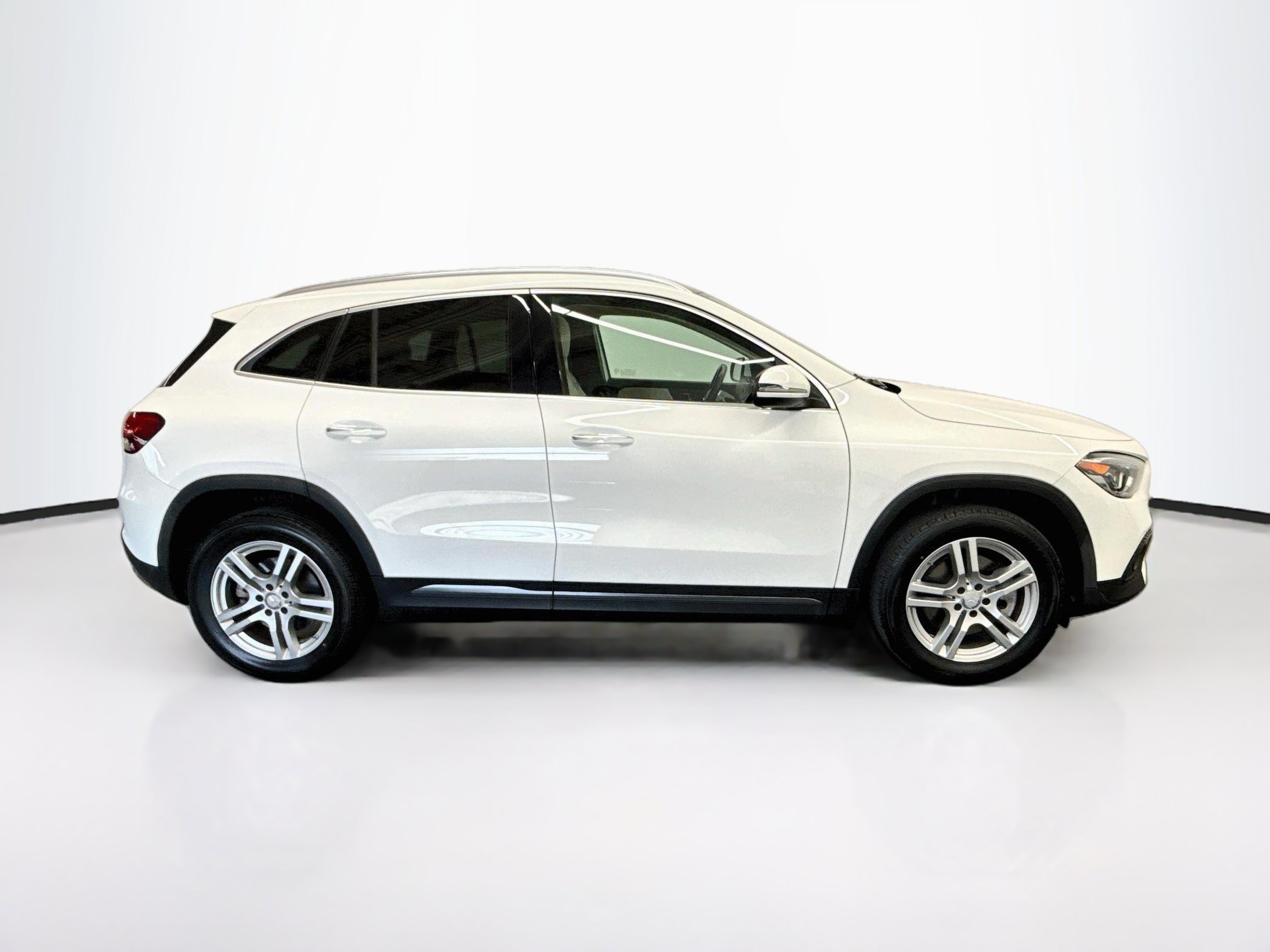 Used 2023 Mercedes-Benz GLA 250 w/ Premium Package image 10