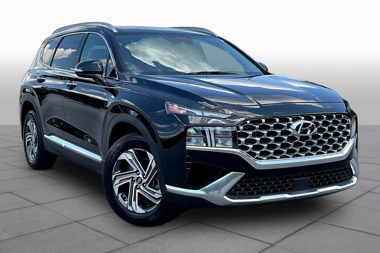 Used 2023 Hyundai Santa Fe SEL w/ Premium Package FWD image 3