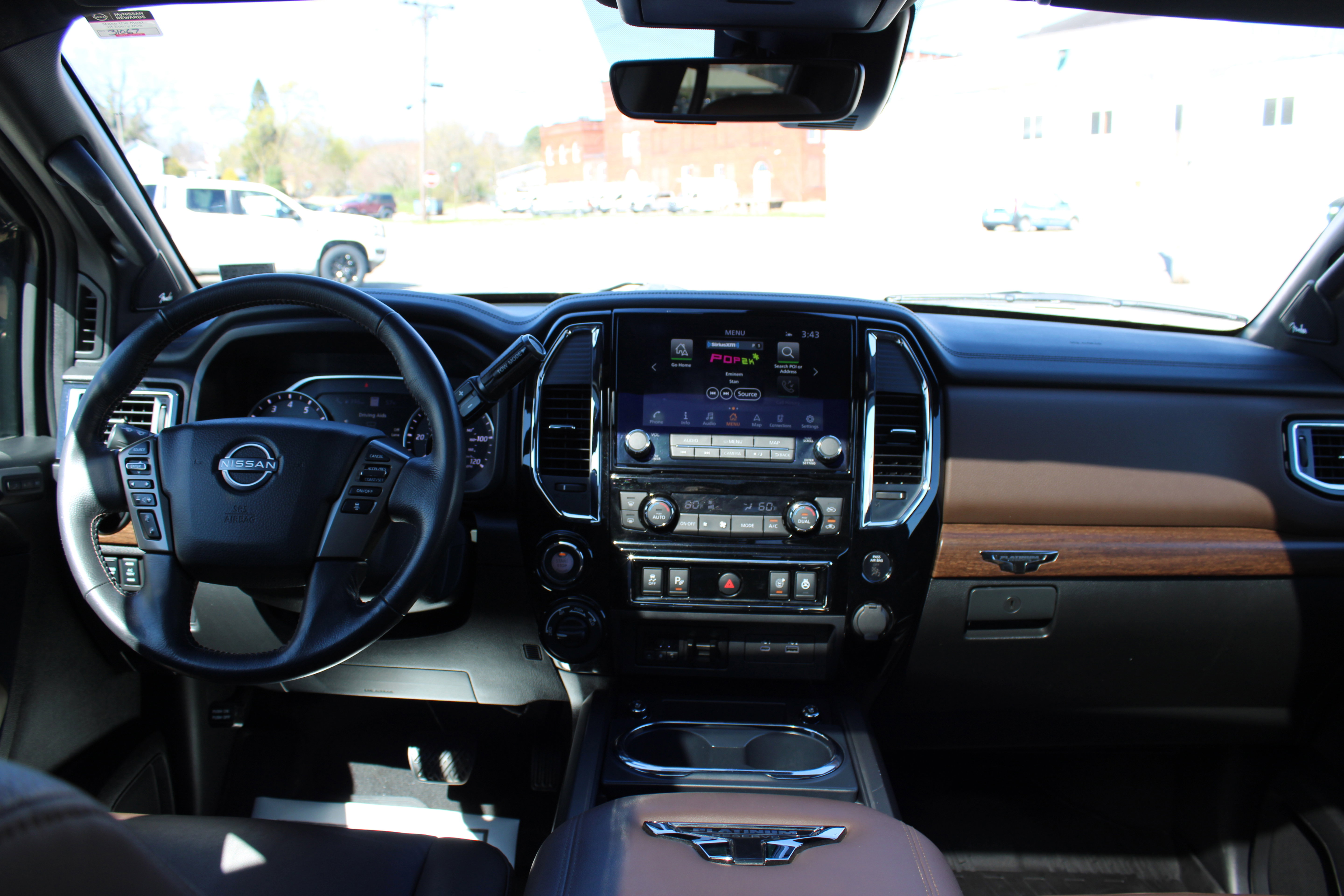 Certified 2023 Nissan Titan Platinum Reserve w/ Moonroof Package image 18