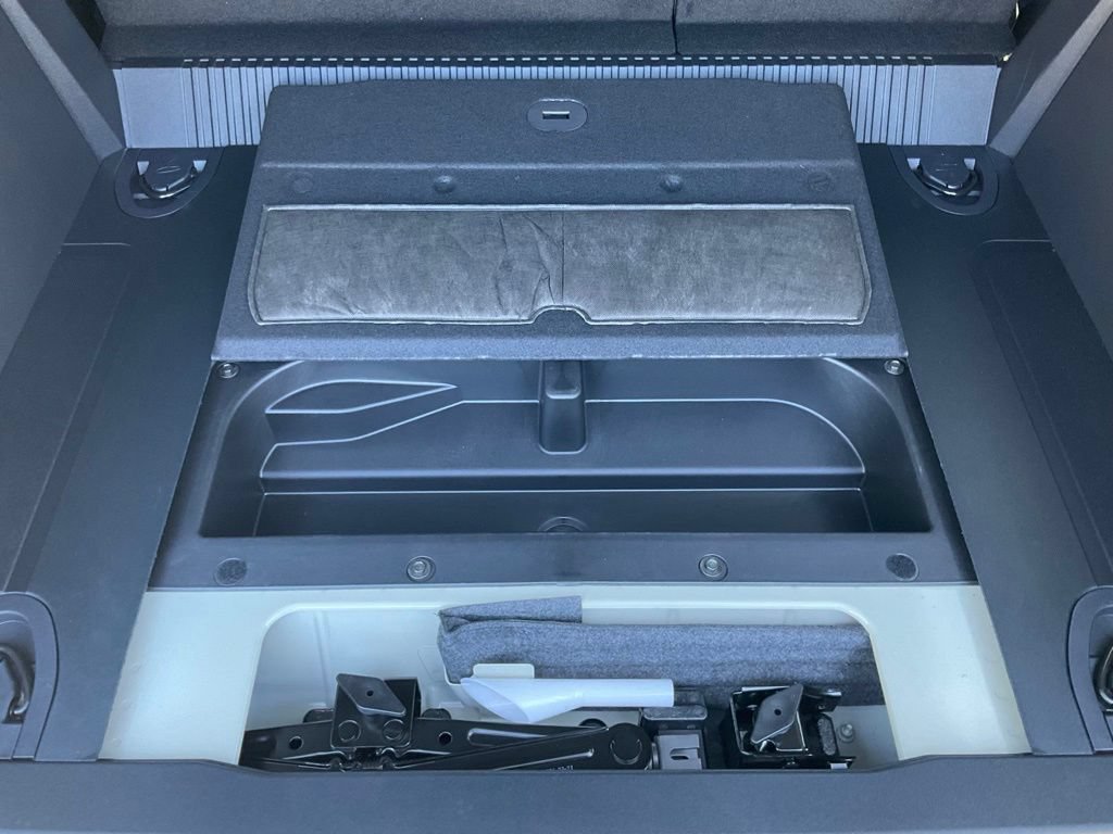 Used 2026 Ford Bronco Badlands AWD/4WD image 17