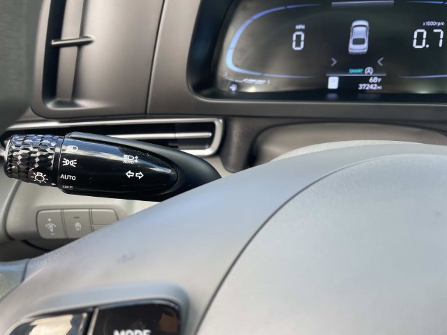 Certified 2024 Hyundai Elantra SE FWD image 32