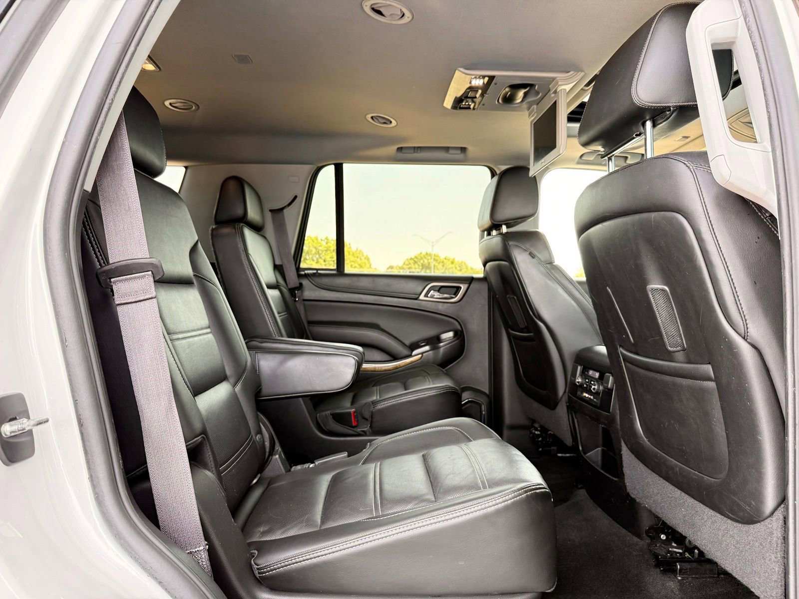 Used 2016 GMC Yukon Denali w/ Open Road Package AWD/4WD image 24