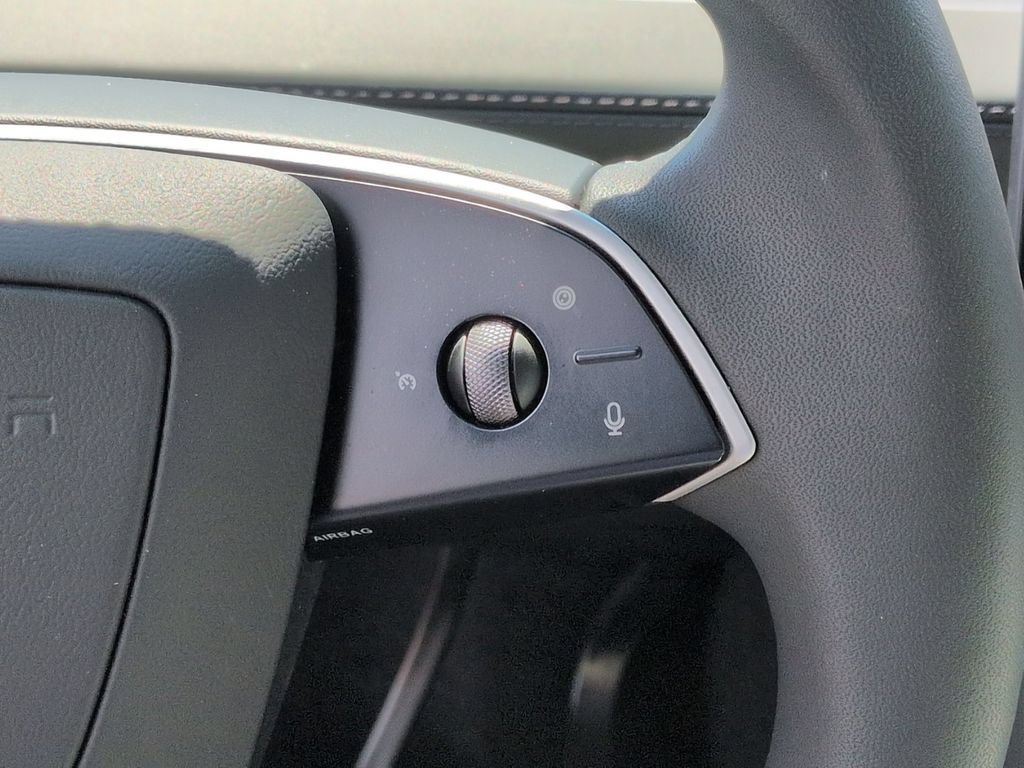 Used 2026 Tesla Model Y 2WD image 21