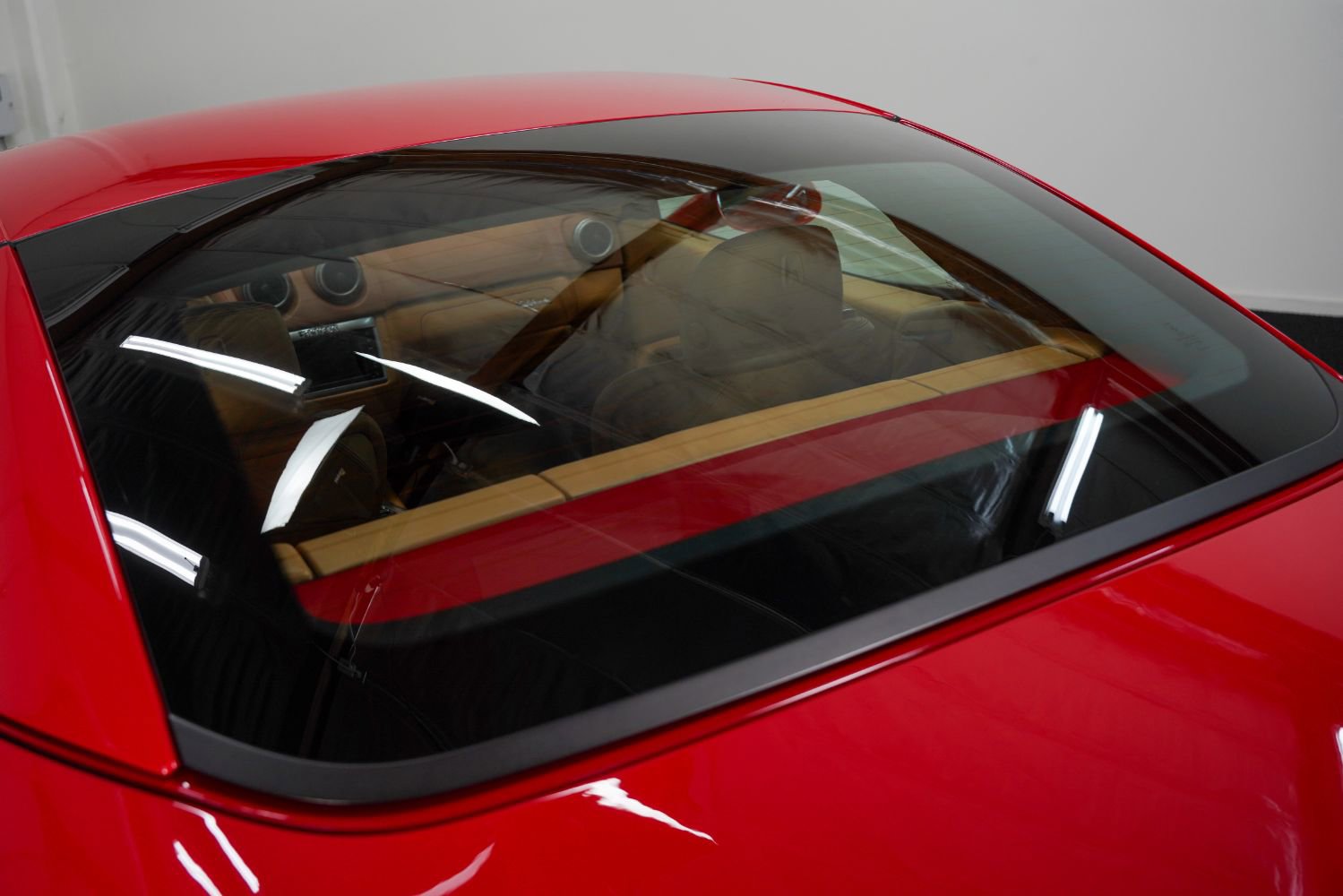 Used 2013 Ferrari California RWD image 23