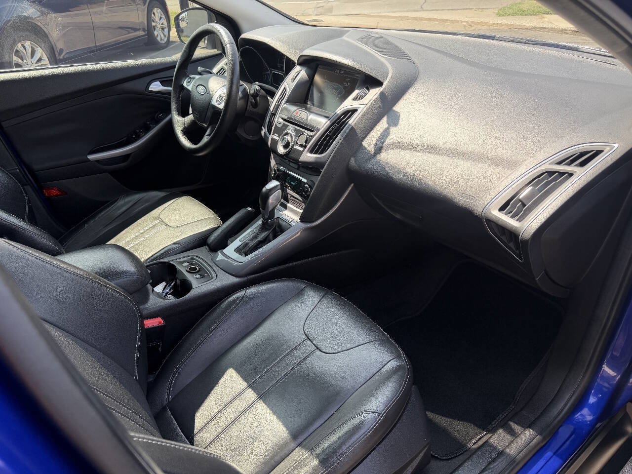Used 2014 Ford Focus Titanium FWD image 9