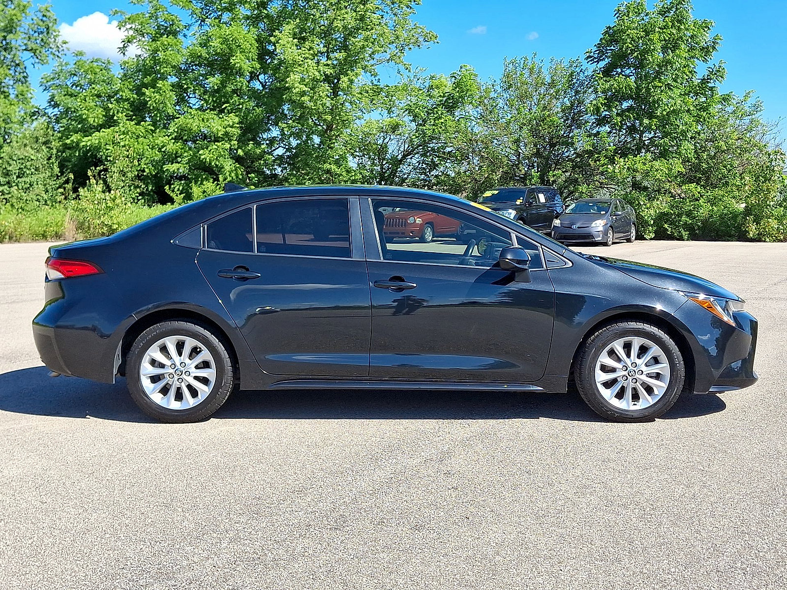 Used 2022 Toyota Corolla LE w/ LE Convenience Package FWD image 25
