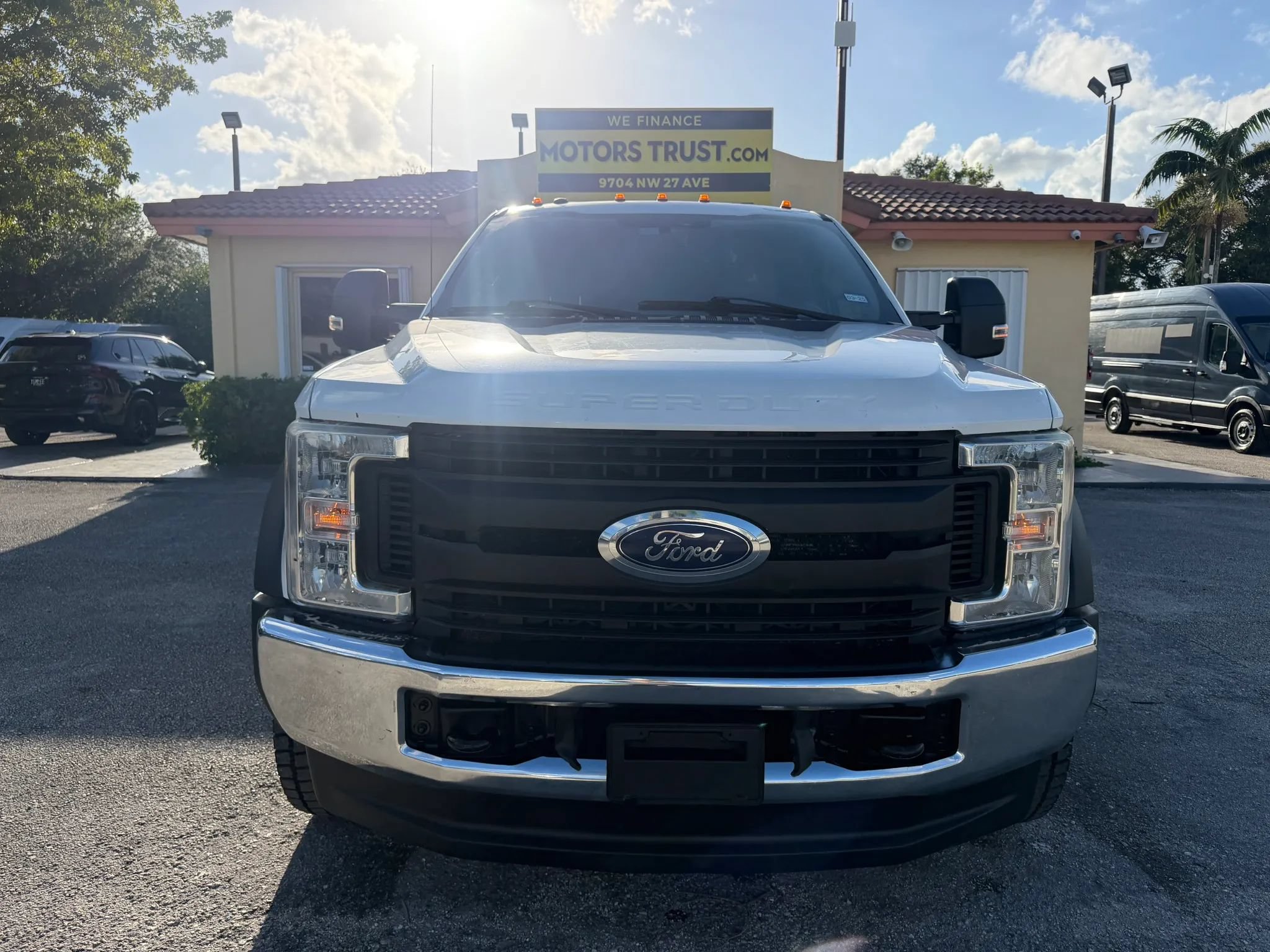 Used 2018 Ford F550 4x4 Crew Cab image 8
