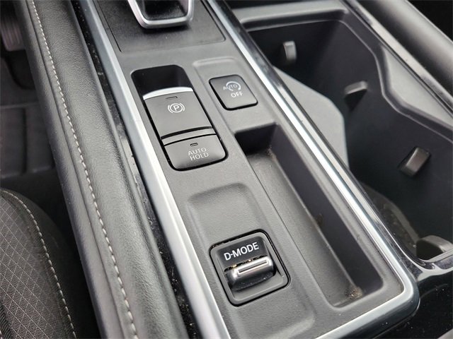 Used 2025 Nissan Pathfinder SV image 25