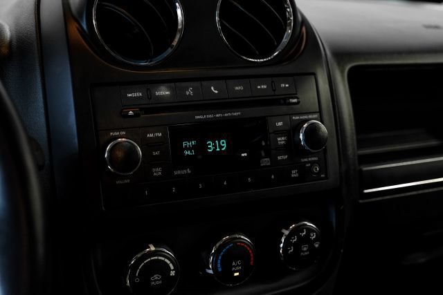 Used 2016 Jeep Patriot High Altitude AWD/4WD image 24