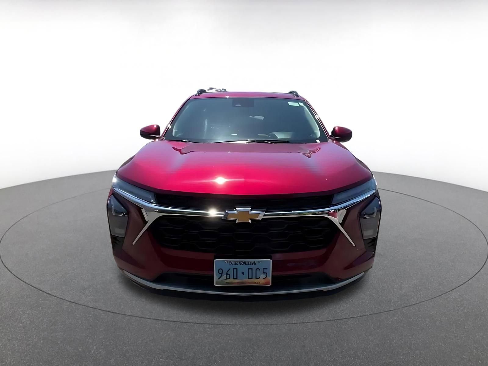 Used 2025 Chevrolet Trax LT FWD image 4