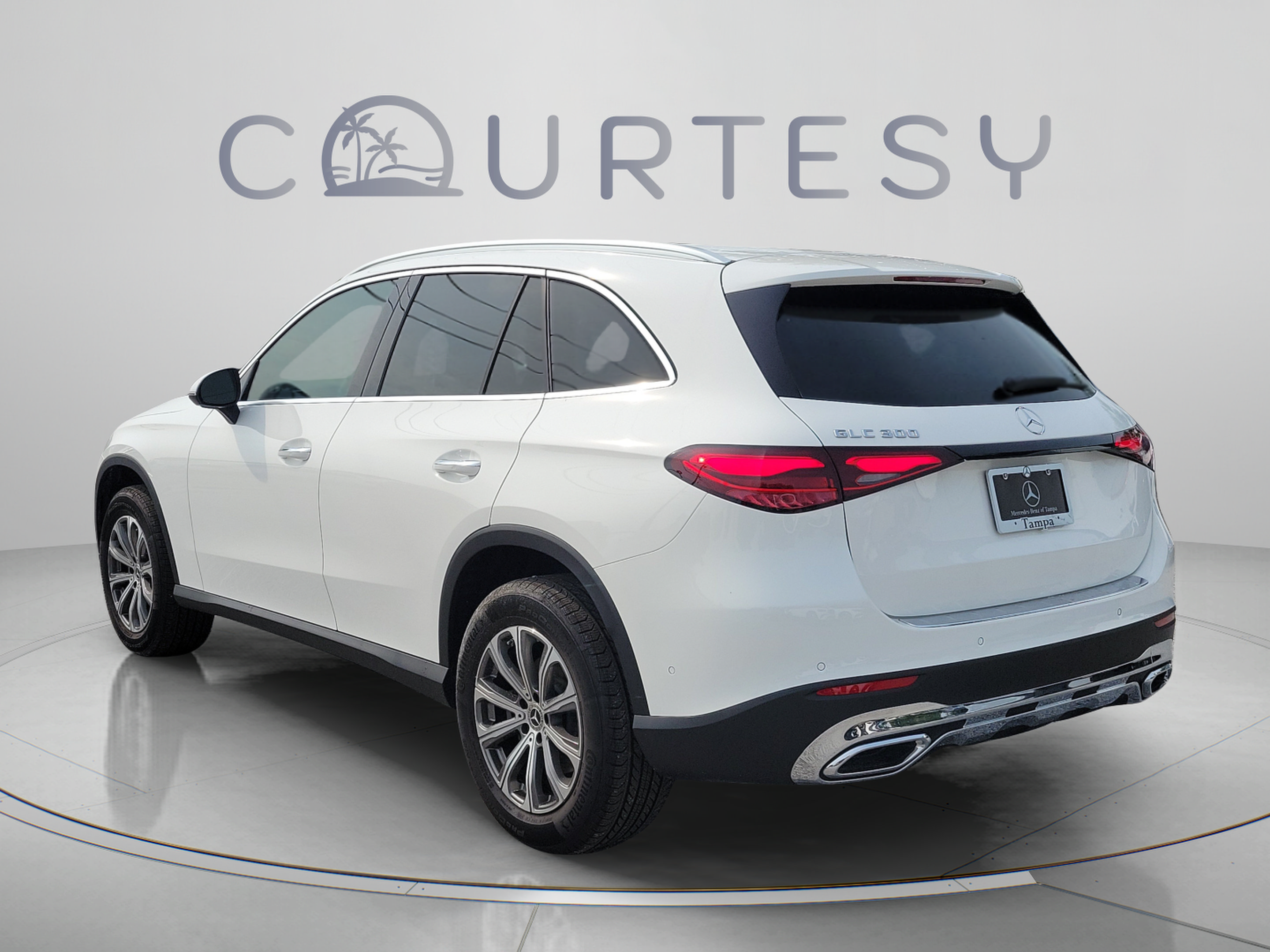 Certified 2026 Mercedes-Benz GLC 300 image 2