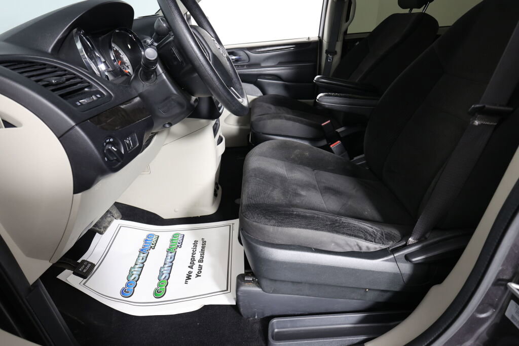 Used 2017 Dodge Grand Caravan SE image 13