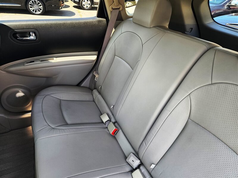 Used 2012 Nissan Rogue SL image 15