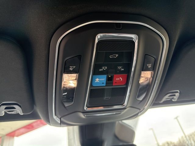 Used 2024 Jeep Wagoneer L Series II w/ Flexible Seating Group image 26