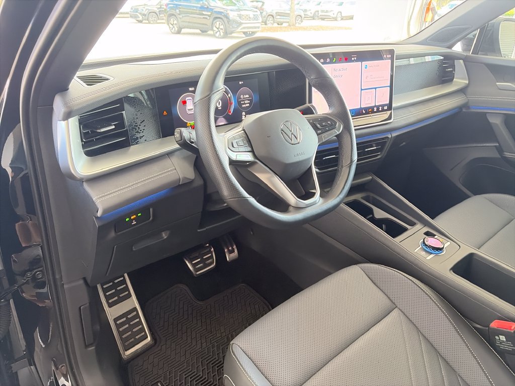 Certified 2026 Volkswagen Tiguan SE R-Line FWD image 13