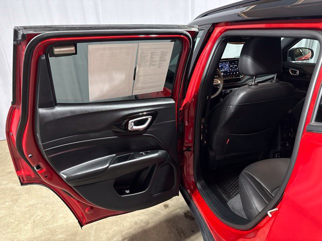 Used 2023 Jeep Compass Trailhawk w/ Trailhawk Convenience Group AWD/4WD image 22