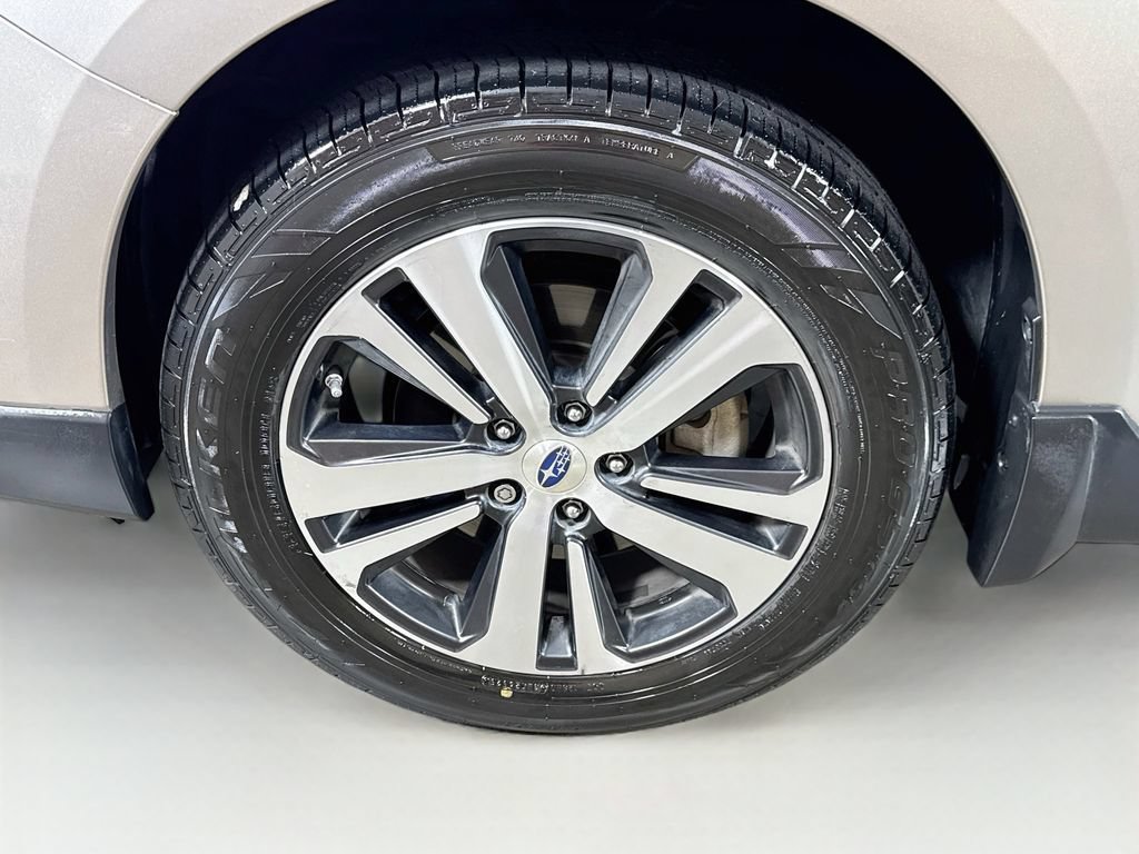 Used 2019 Subaru Outback 3.6R Limited w/ Popular Package #2 AWD/4WD image 41