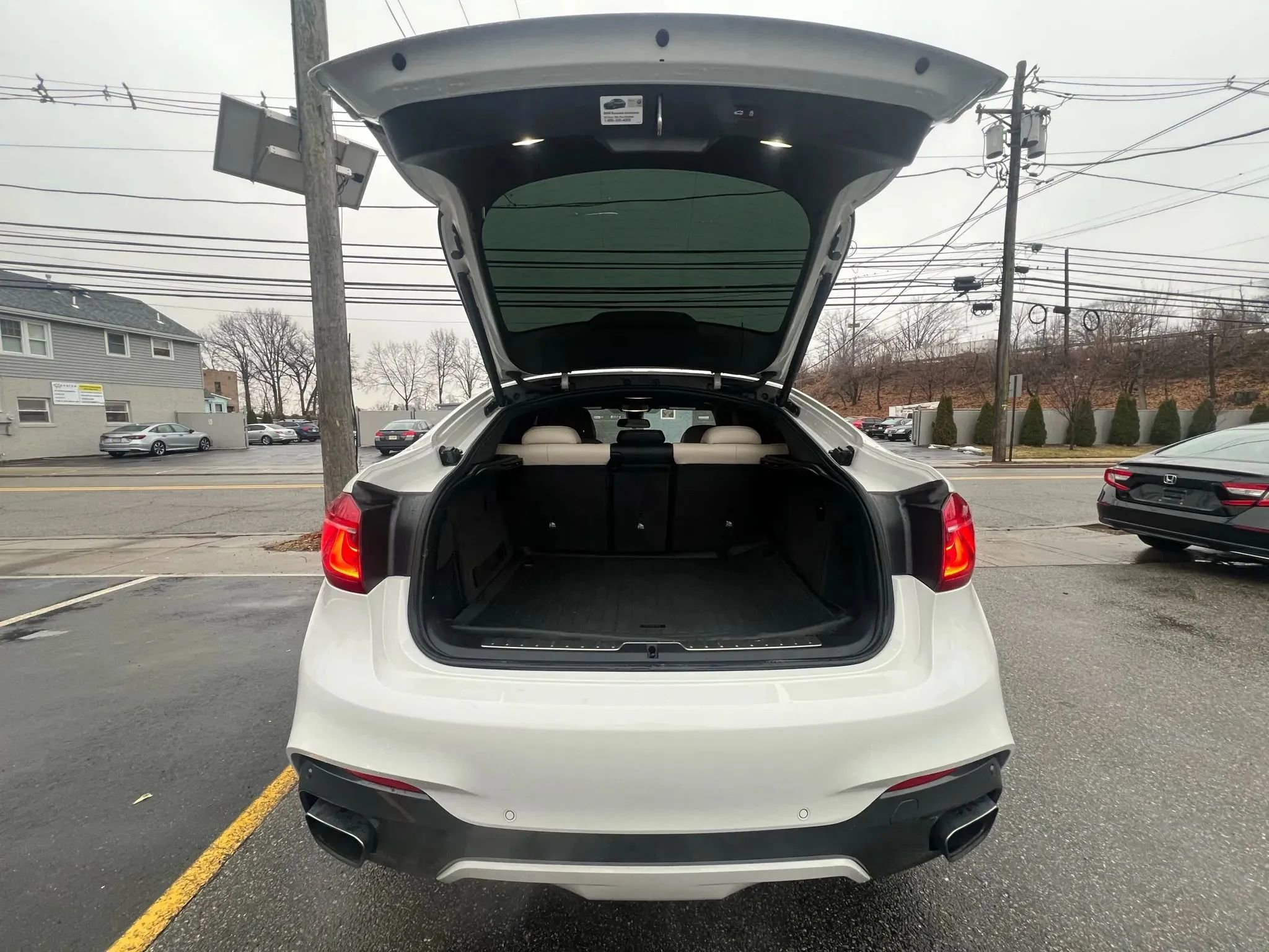 Used 2018 BMW X6 xDrive50i image 9