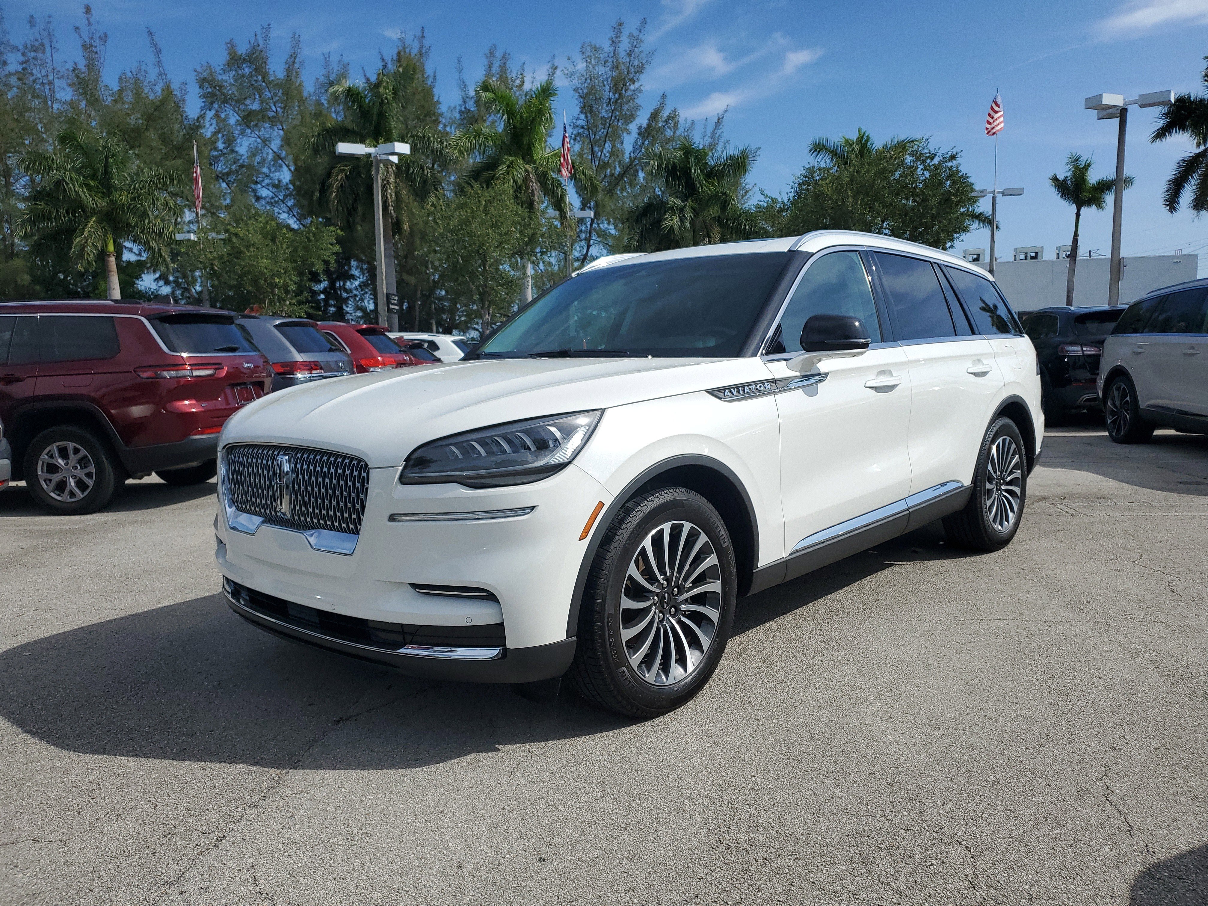 Certified 2023 Lincoln Aviator Reserve image 3