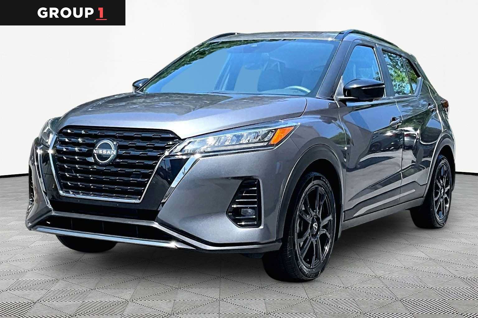 Used 2023 Nissan Kicks SR w/ SR Premium Package FWD image 1