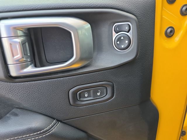 Used 2018 Jeep Wrangler Unlimited Sahara image 17