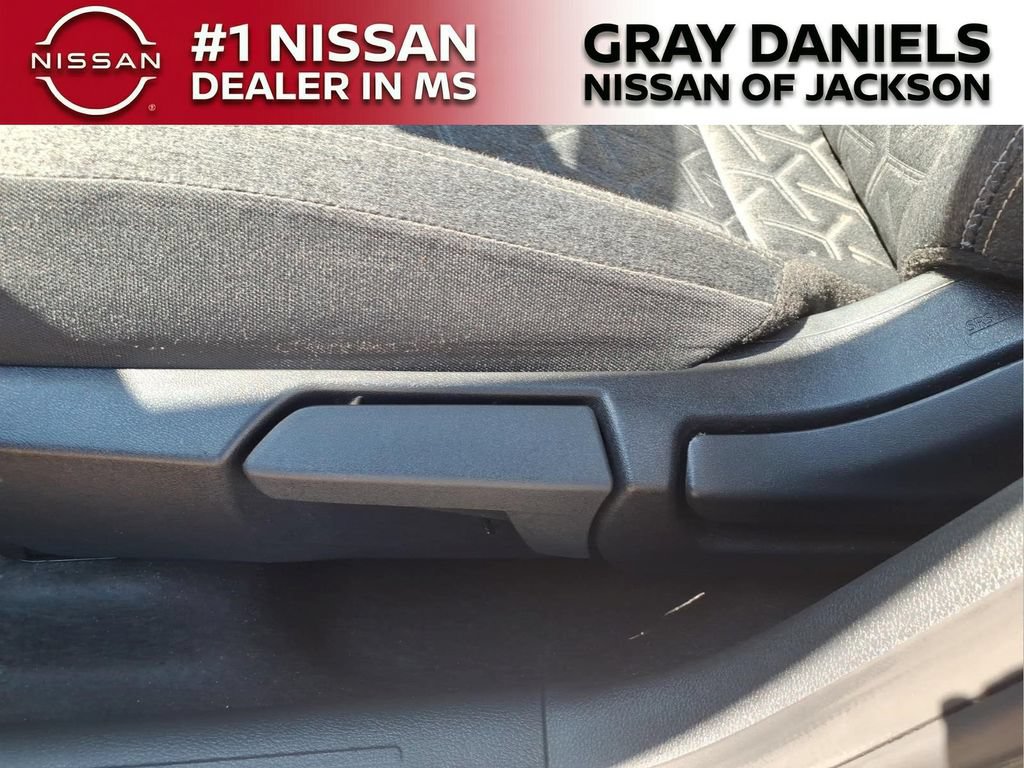 Certified 2025 Nissan Kicks SV AWD/4WD image 13