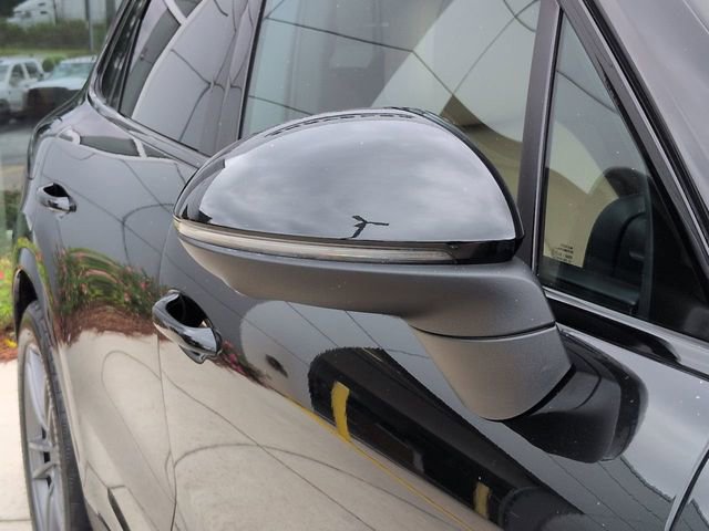 Used 2024 Porsche Cayenne AWD/4WD image 13