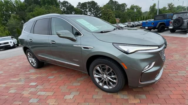 Used 2023 Buick Enclave Avenir FWD image 3